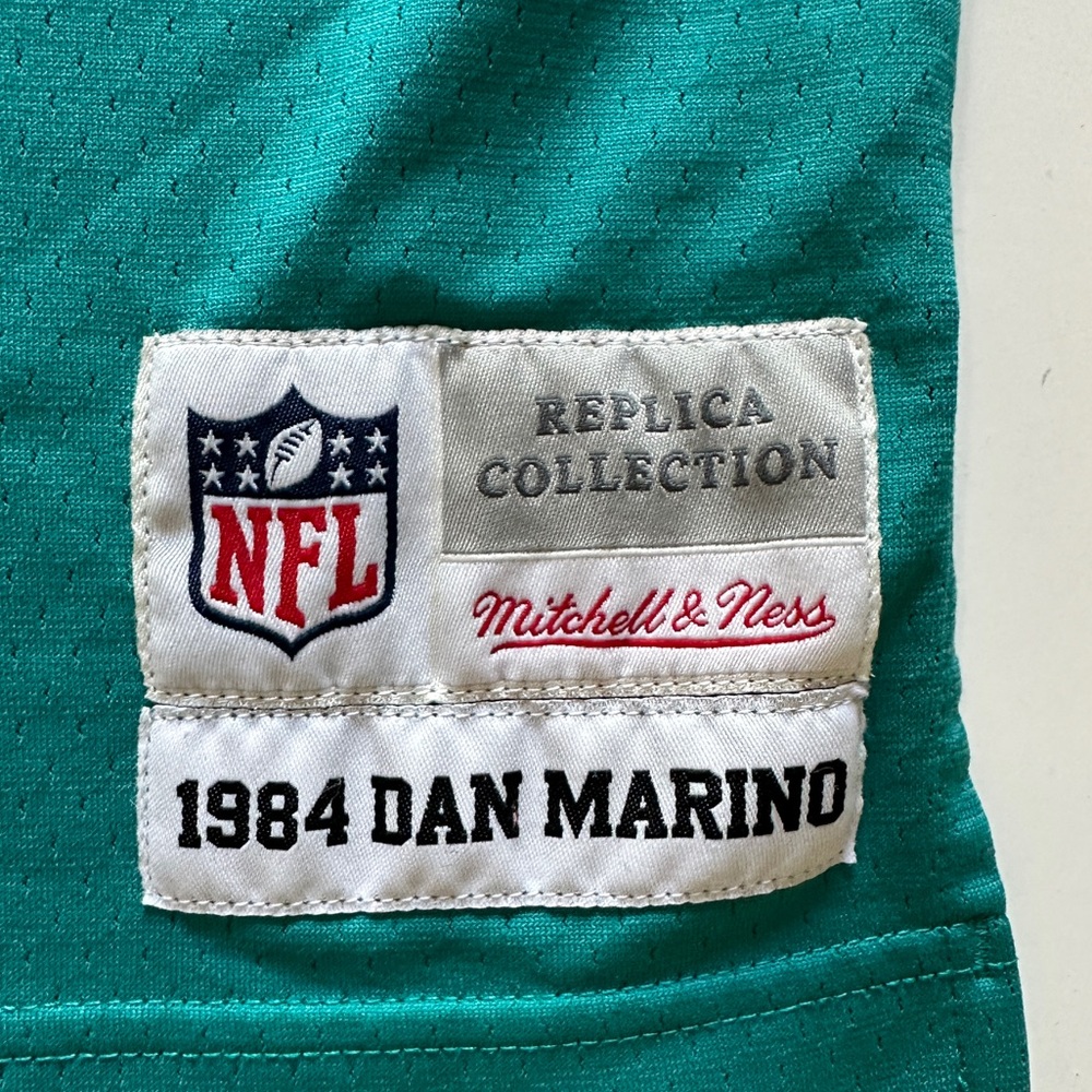 DAN MARINO 1984 MIAMI DOLPHINS MITCHELL & NESS JERSEY REPLICA COLLECTION Mens XL - Picture 7 of 11